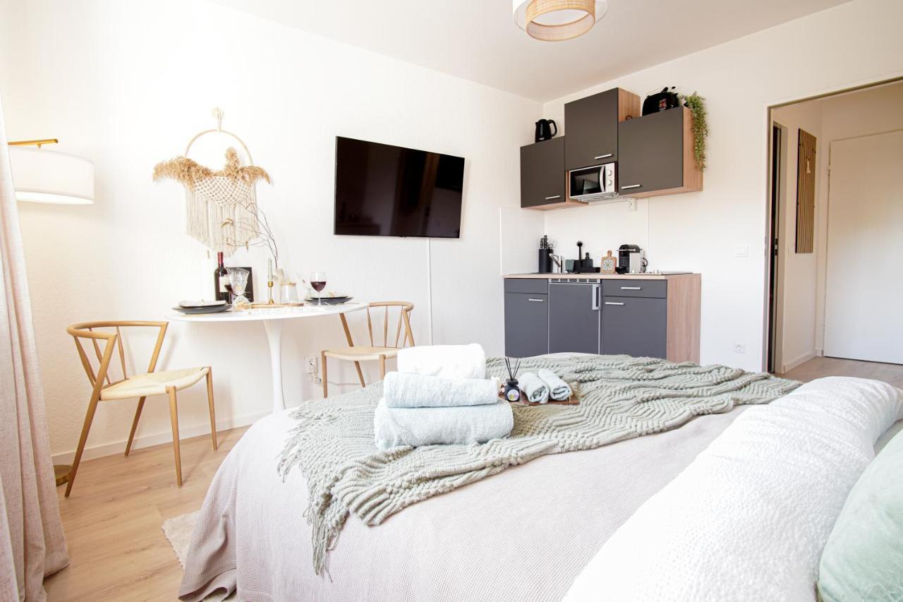 Homefy Boho Studio - Free Parking - Self Check-In - Elevator Essen Exteriör bild